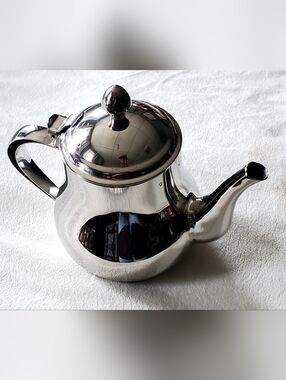 Source Unknown Stainless Steel Teapot in Silver Mirror Finish